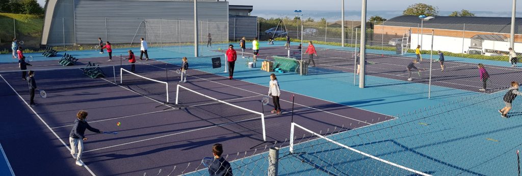 animation jeune à l'école de tennis